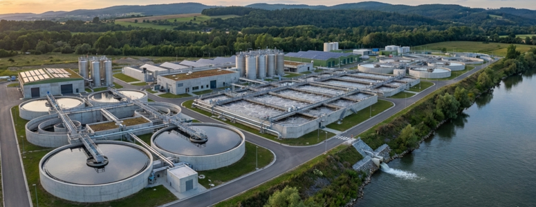 How Industrial Agitators Improve Chemical Mixing in Water Treatment Plants